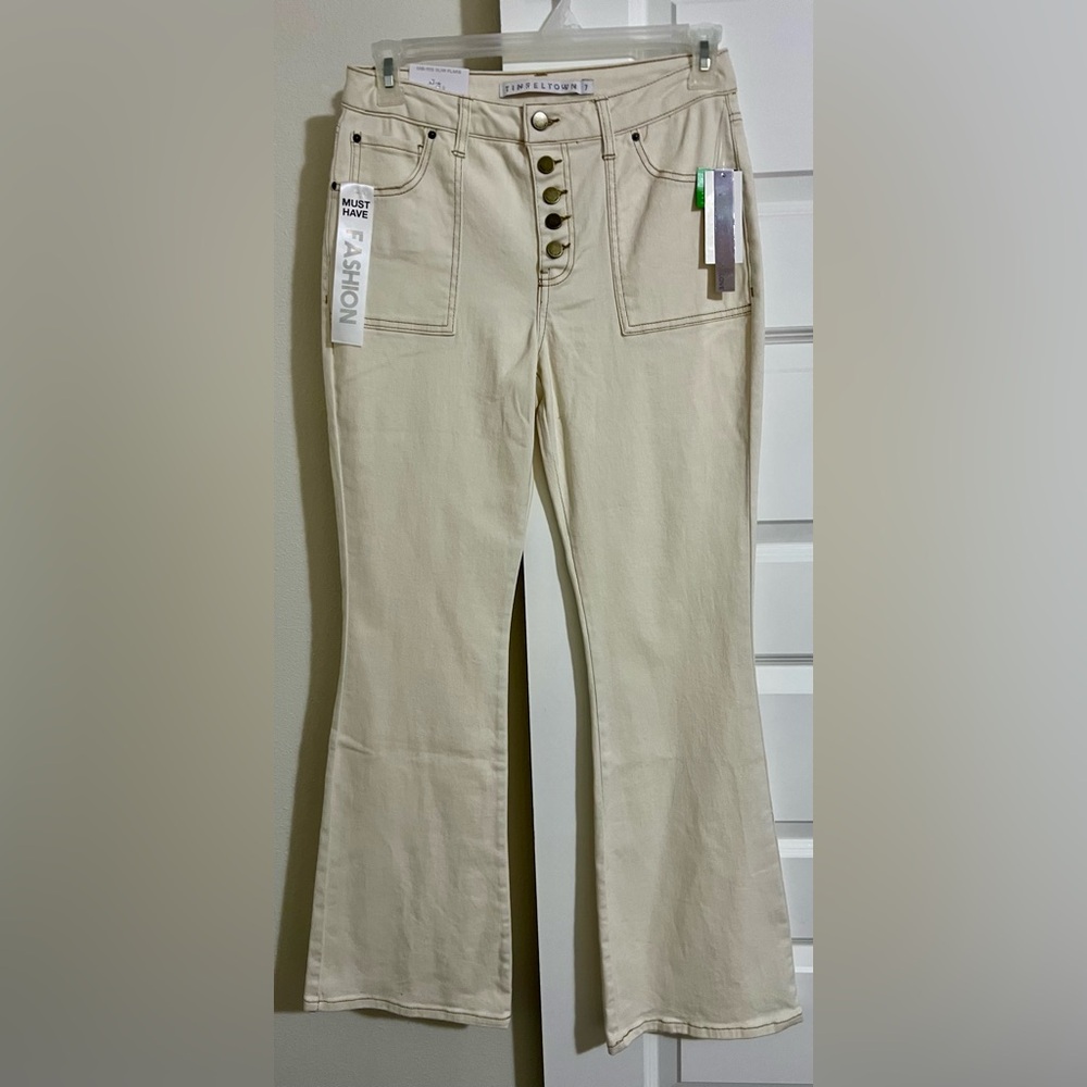 Tinseltown Cream Flare Wide Leg Jeans size 7/ 28 New inseam 32”